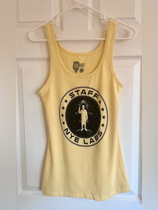 Bill Nye Tops - 💋3 for $50
Bill Nye Yellow 'Staff Nye Labs' Graphic Tank Top - Sz L (Women) NWOT